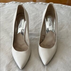 Michael Kors Elegant Off-White Heels